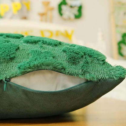 GEEORY St. Patrick's Day Soft Plush Green Shamrock Pillow Covers 18 x 18 Inch Set of 2, Lucky Clover Faux Fur Wool Farmhouse Throw Pillowcases for Home Sofa Couch Cushion Decoration GC012-18