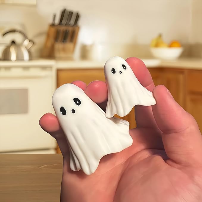 Halloween Ghost Figurine - Spooky Resin Statue, Cute Finger Ghost Ornaments, Perfect for Indoor & Porch Decor (C)