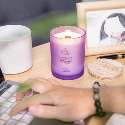 Lavender Candle - 9.7 oz /275g Lavender Scented Candle in Purple Glass Jar with Wooden Lid and Wooden Crackling Wick in a Luxurious Gift Box - Gentle, Tranquil and Relaxing