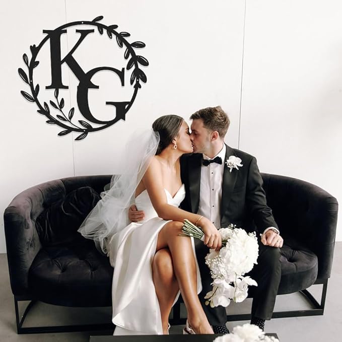 Personalized Home Decoration Metal Couples Name Sign,Heart Metal Love Plaques Wall Art,Valentine's Day Wedding gift bedroom decoration hangings Family Décor