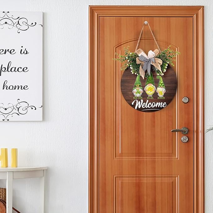 St Patrick's Day Door Sign Welcome Gnome Door Decor Hanging Green Shamrock Sign Decorative Farmhouse St.Patrick's Day Wooden Shamrocks Irish Welcome Sign for Holiday Decor, 12 x 11.5