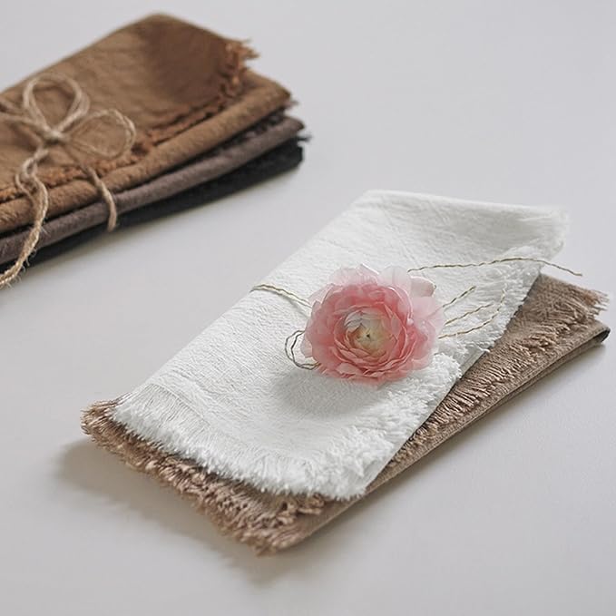 Handmade Cloth Napkins 100% Cotton Napkins with Fringe，Delicate Handmade Cloth Napkins for Dinners, Parties, Weddings and More，18 x 18 Inch Set of 4 - White