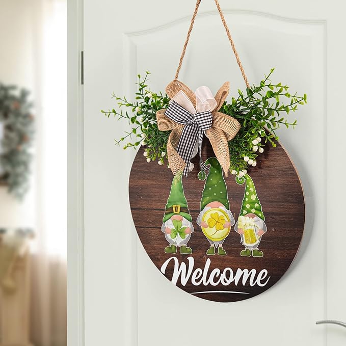St Patrick's Day Door Sign Welcome Gnome Door Decor Hanging Green Shamrock Sign Decorative Farmhouse St.Patrick's Day Wooden Shamrocks Irish Welcome Sign for Holiday Decor, 12 x 11.5