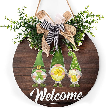 St Patrick's Day Door Sign Welcome Gnome Door Decor Hanging Green Shamrock Sign Decorative Farmhouse St.Patrick's Day Wooden Shamrocks Irish Welcome Sign for Holiday Decor, 12 x 11.5
