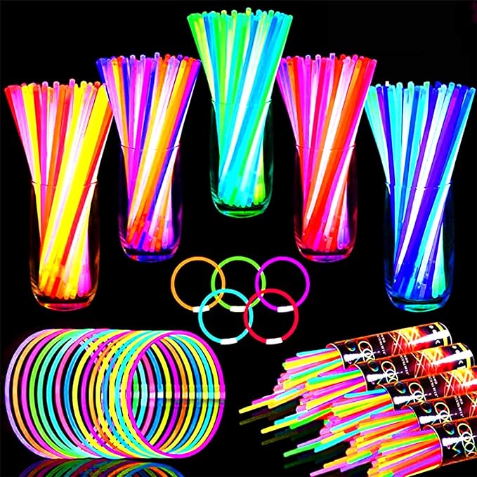 TURNMEON 500 Pack Ultra Bright New Year Eve Party Supplies Glow Sticks Bulk Party Pack Glow In The Dark Party Supplies Favors Glow Sticks Necklaces Bracelets with Connector 8" Glow stick Light Up