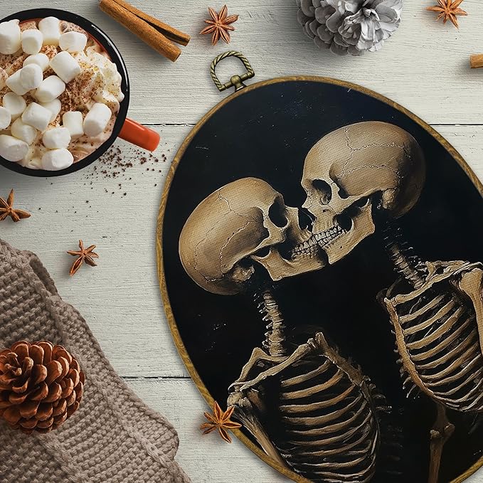 CUANFDDSF Vintage Gothic Couple Skeleton Oval Wall Art Decor, Gothic Moody Wall Hanging Decor, Dark Academia Skeleton Kissing Framed Canvas Prints for Home Bedroom Living Room, 8.6x11.4 Inch
